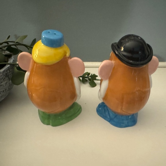 Vintage Disney Mr and Mrs Potato Head Salt and Pepper Shakers 1996 Hasbro - Picture 3 of 3